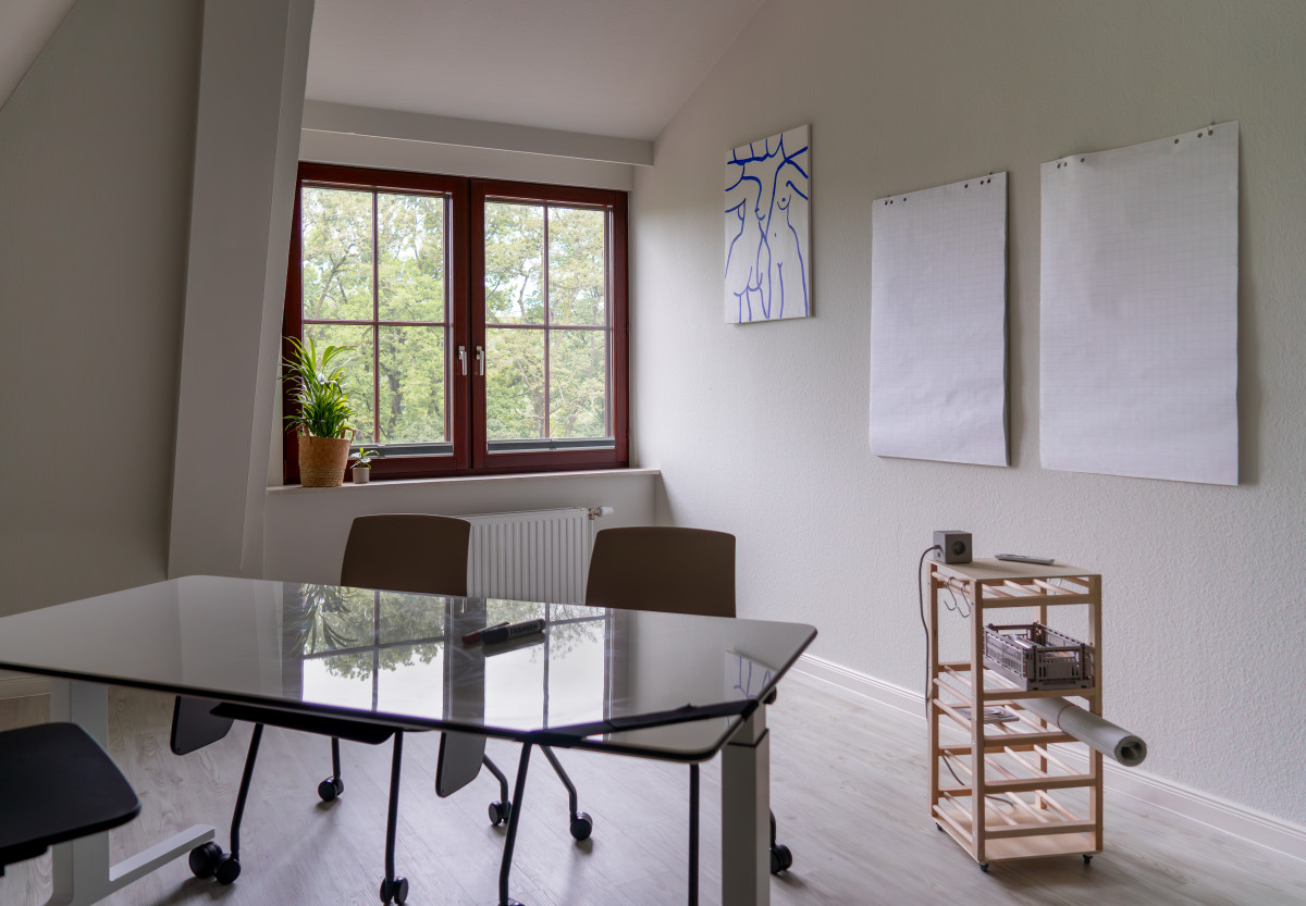 Workshopraum mit Blick zum Fenster