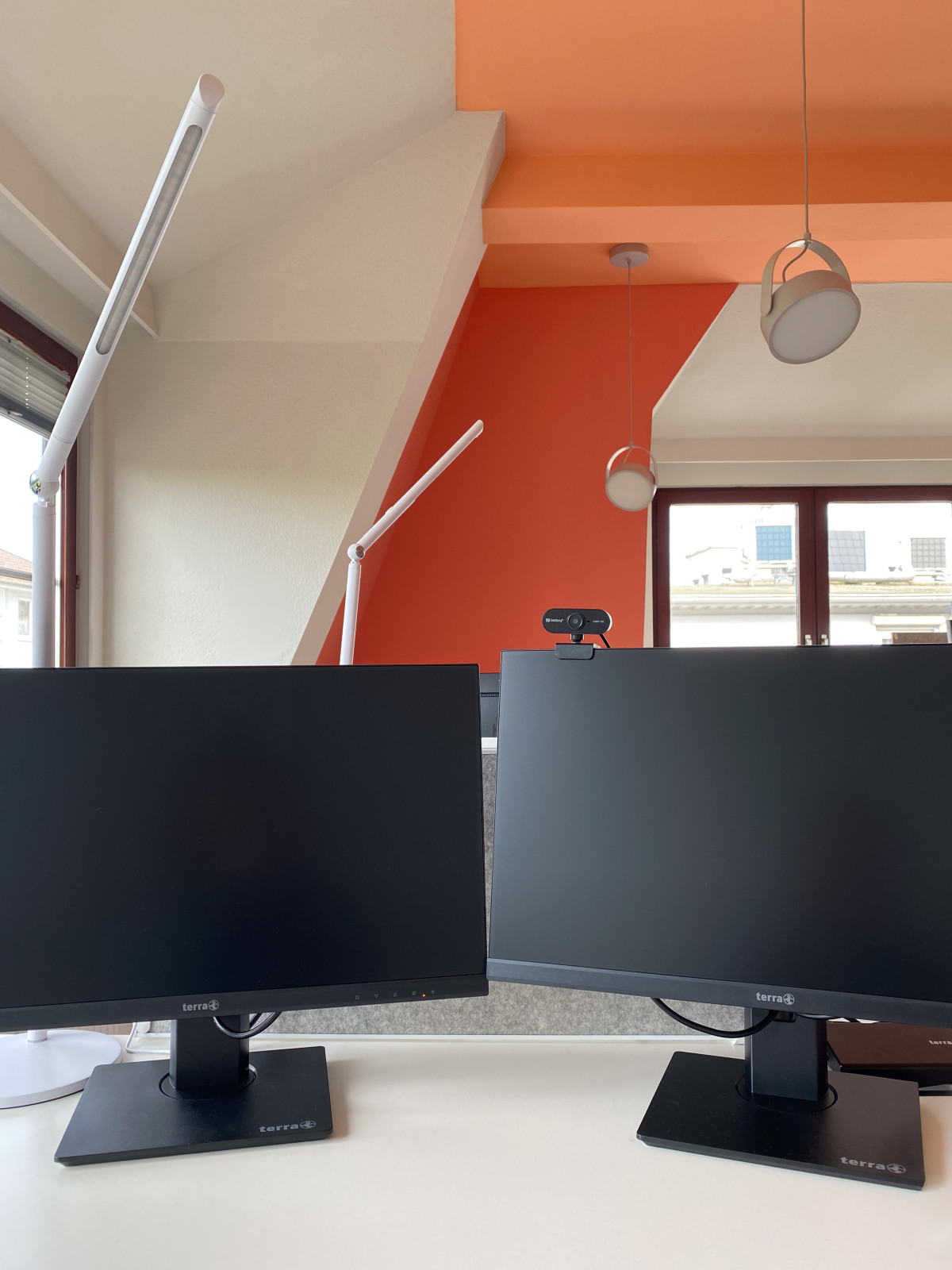 Arbeitsplatz im Büroraum